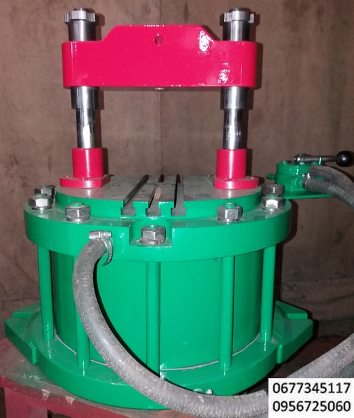 Пресс настольный  пневматический  двухстоечный  номинальное усилие 6,5 тонн , предназначен для операций холодной штамповки: вырубки, пробивки, гибки, неглубокой вытяжки , опрессовки зажимов , скоб и наконечников на проводах , таблетпресс , таблетирование , габаритный размер — 250х380х250 вес 65кг